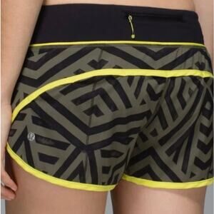 Lululemon Speed Up Short 2.5” Chevron Shuffle Fatigue Green Black Size 6 EUC